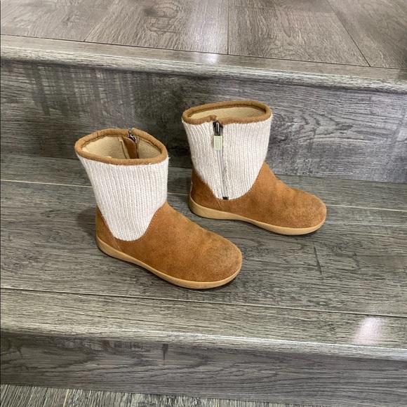 UGG boots. Size 10. Excellent condition. - Picture 1 of 6